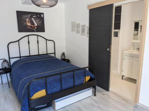 Chambre double indépendante HARMONIE au sein du domaine PASSELOUP